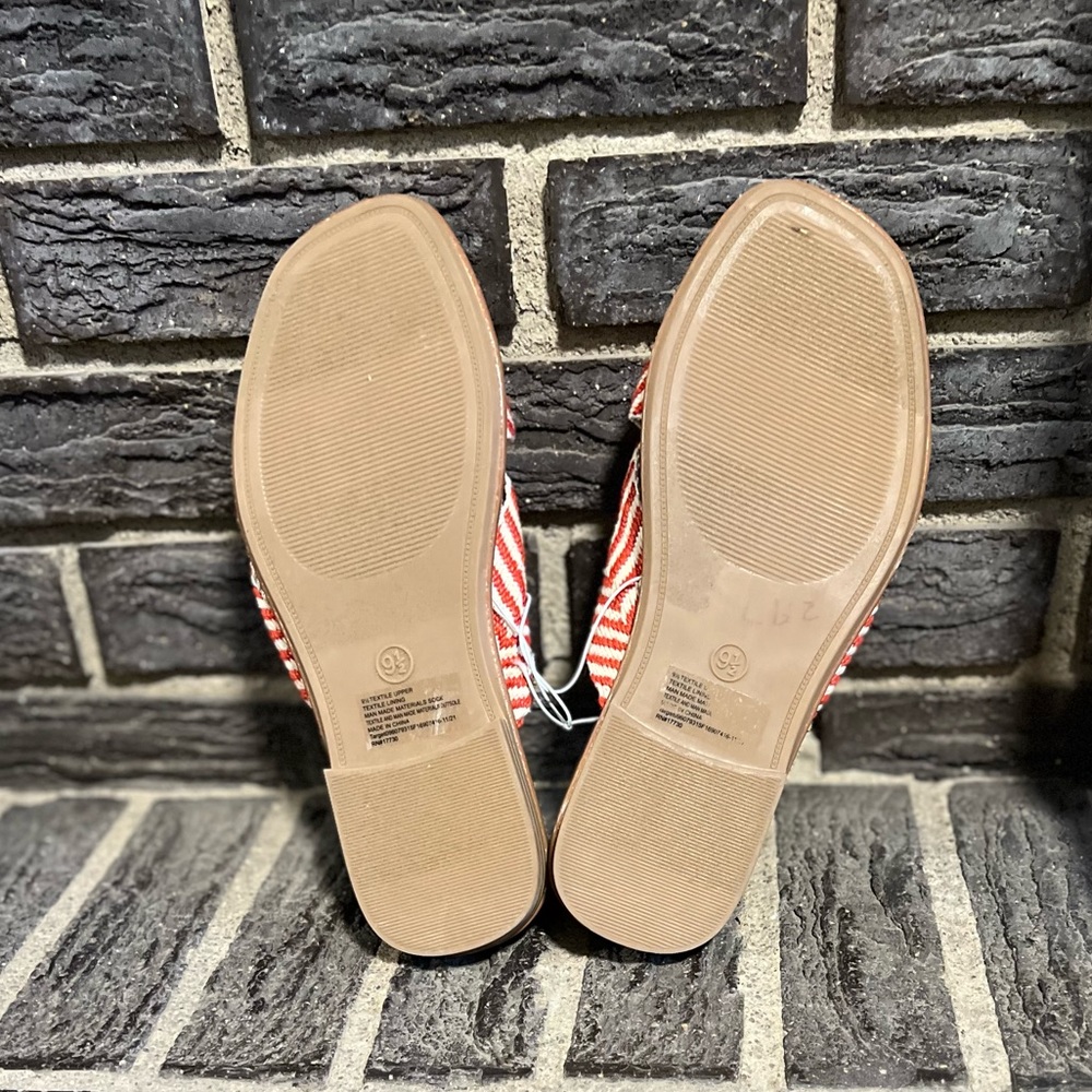 Universal Thread Sandals *NWOT* - Picture 3 of 3